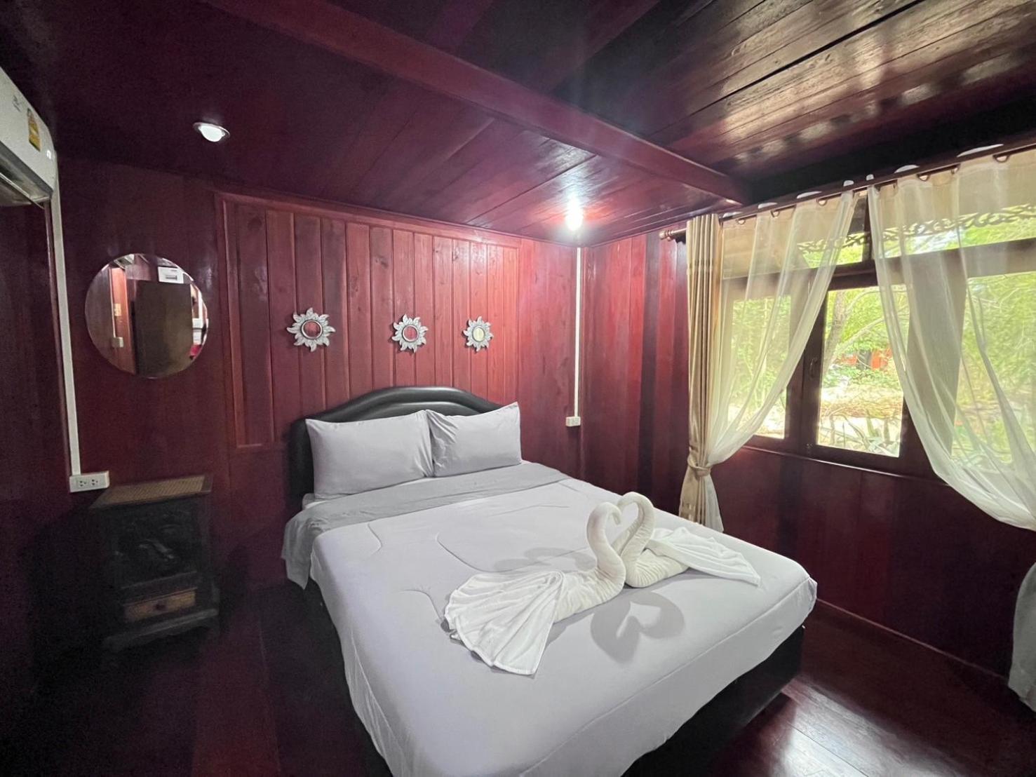 Denchai City Resort เด่นชัยซิตี้ รีสอร์ท Phrae Buitenkant foto