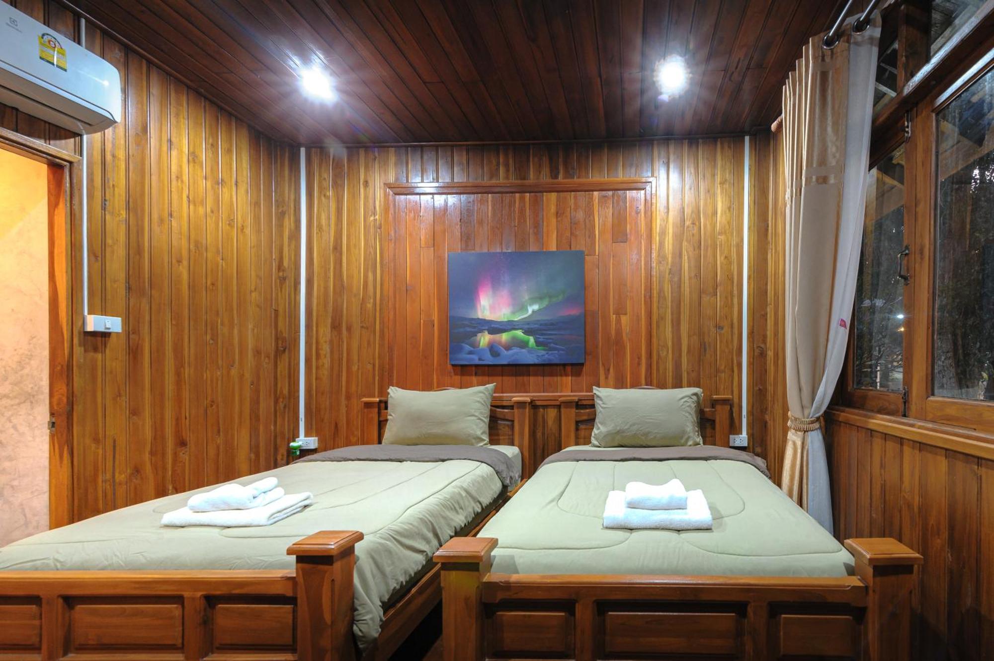 Denchai City Resort เด่นชัยซิตี้ รีสอร์ท Phrae Buitenkant foto